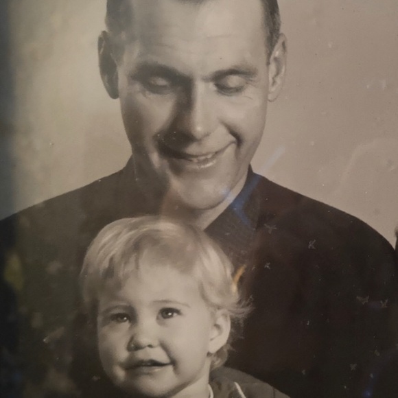 Meet your Posher, Cathy - Picture 2 of 2